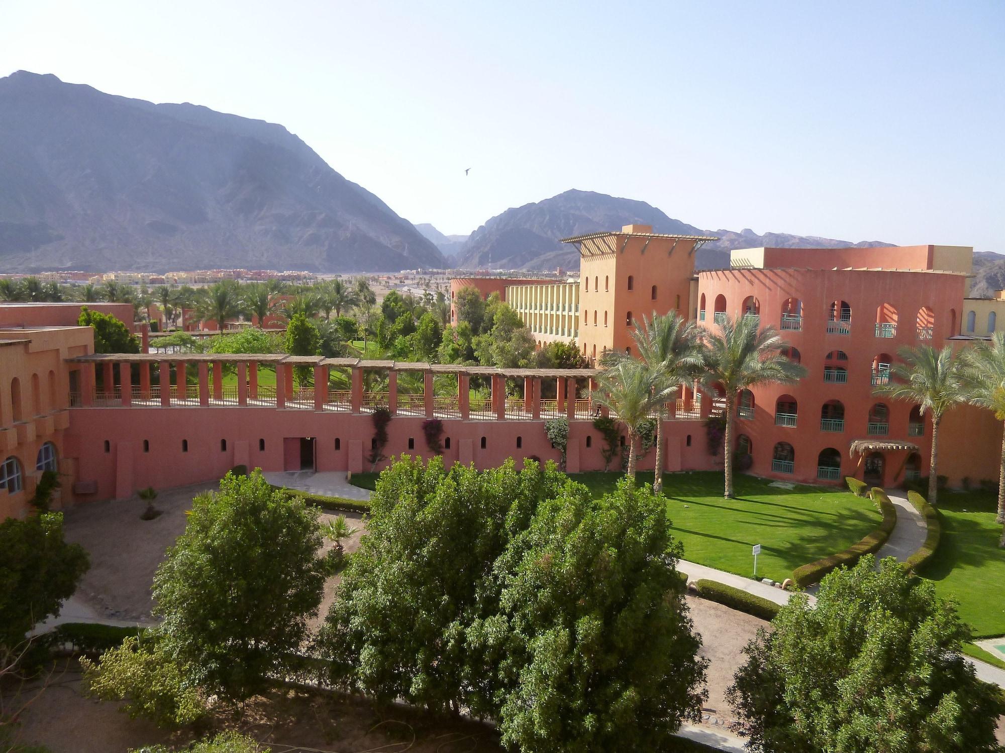 Strand Beach Resort Taba Exterior foto The American University in Cairo, where the film was shot