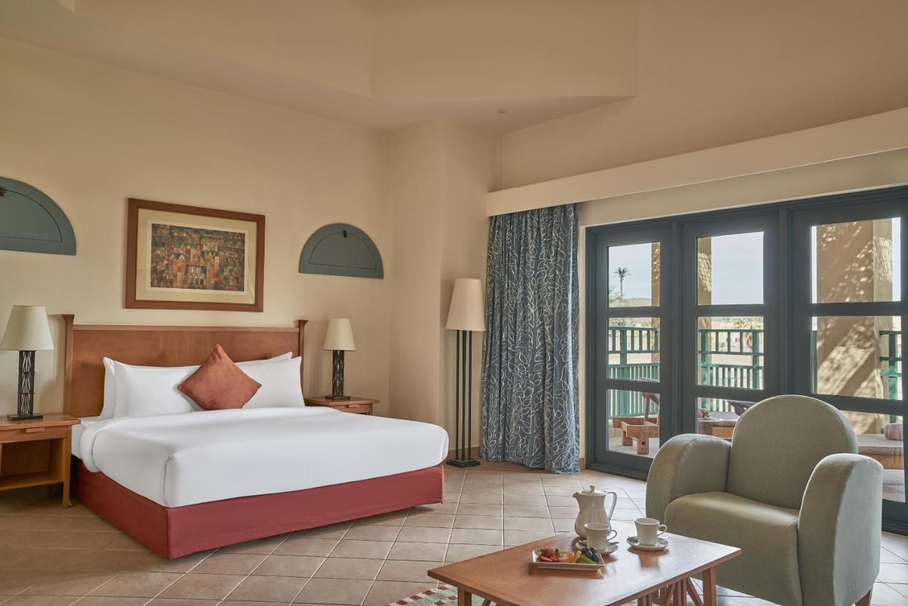 Strand Beach Resort Taba Exterior foto A room at the hotel
