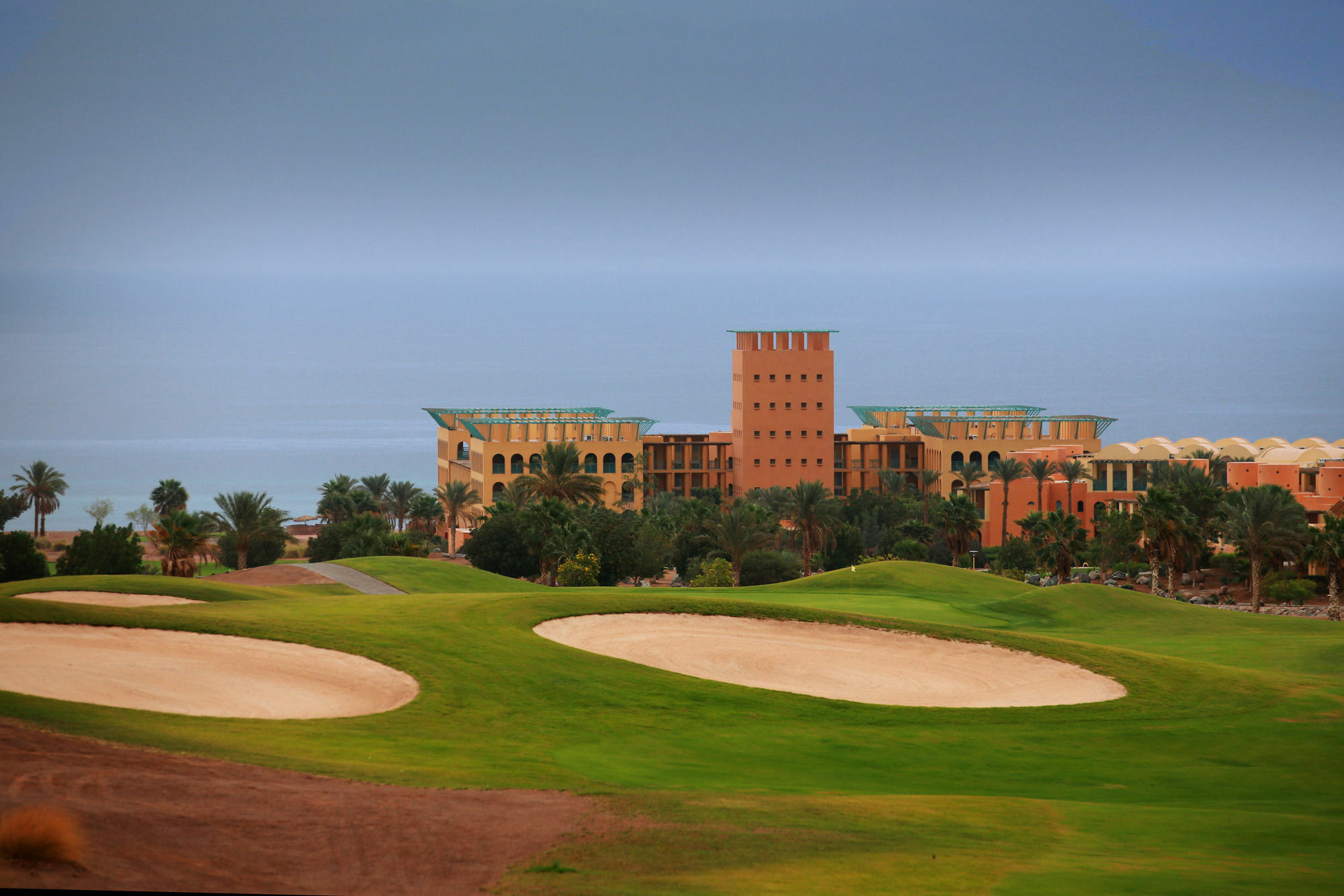 Strand Beach Resort Taba Exterior foto Golf course at the resort